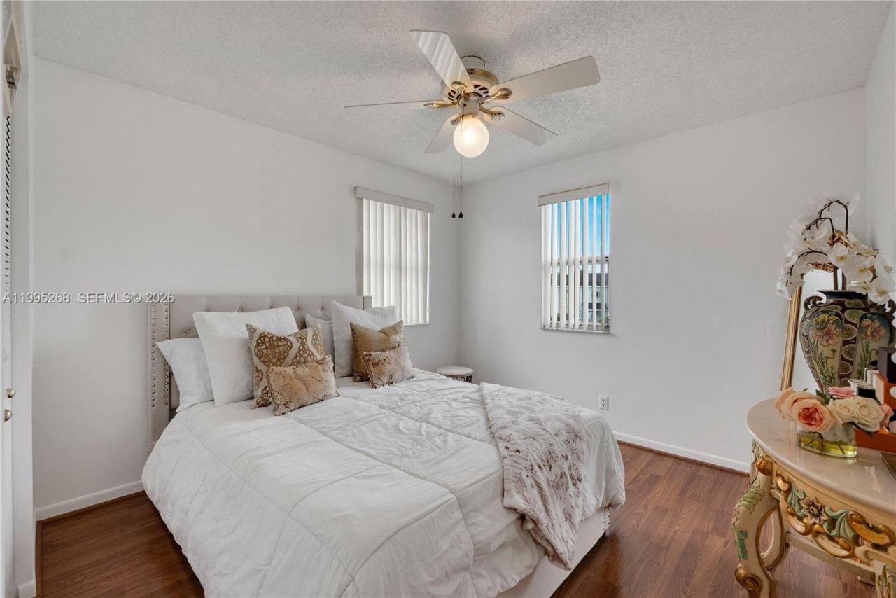 9800 Glacier Dr, Miramar, FL 33025 Photo