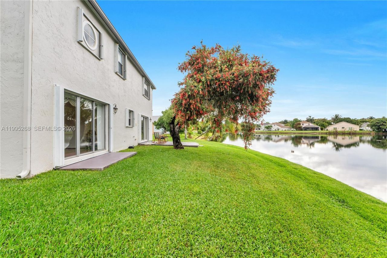 9800 Glacier Dr, Miramar, FL 33025 Photo