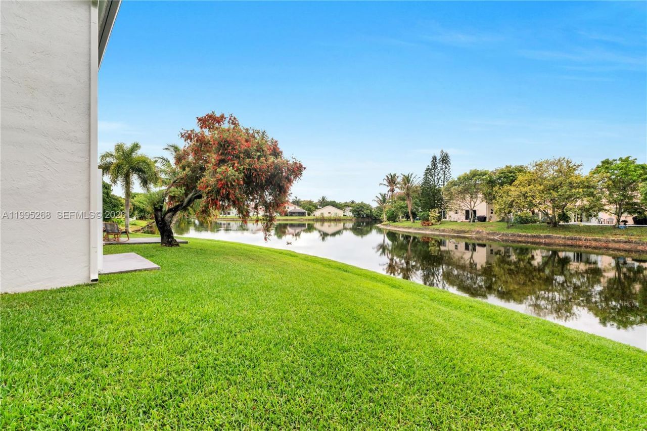 9800 Glacier Dr, Miramar, FL 33025 Photo