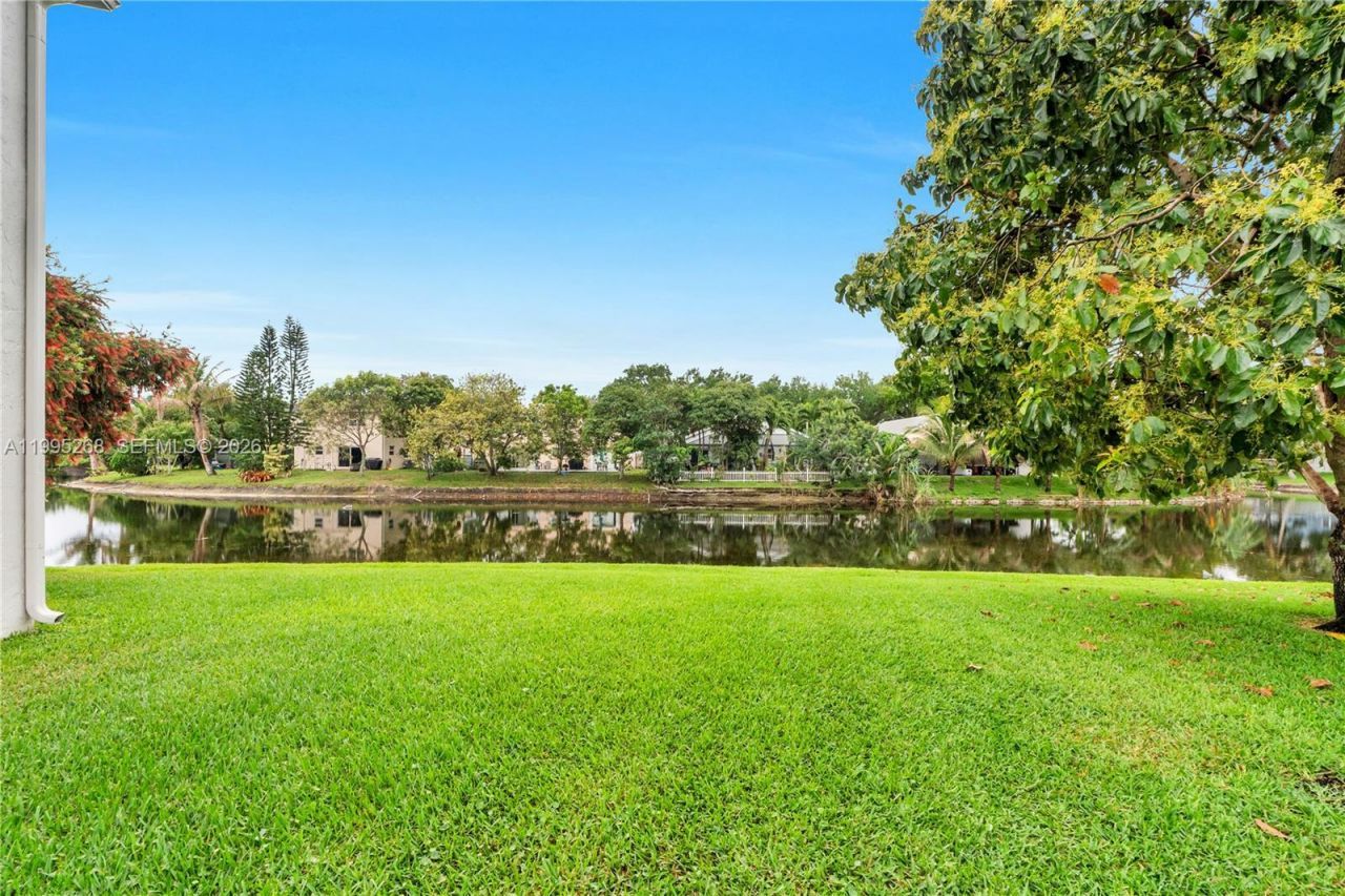 9800 Glacier Dr, Miramar, FL 33025 Photo