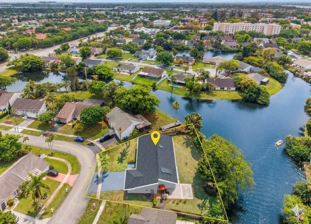 2710 Azalea Ave , Miramar, FL 33025 Photo