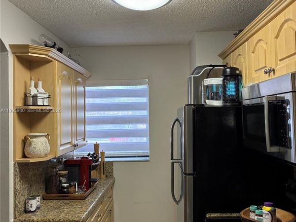 6858 NW 173rd Dr, Unit 305, Hialeah, FL 33015