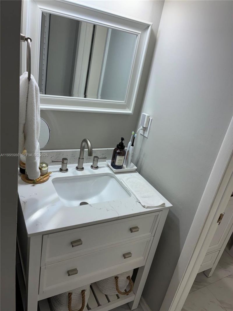 6858 NW 173rd Dr, Unit 305, Hialeah, FL 33015 Photo