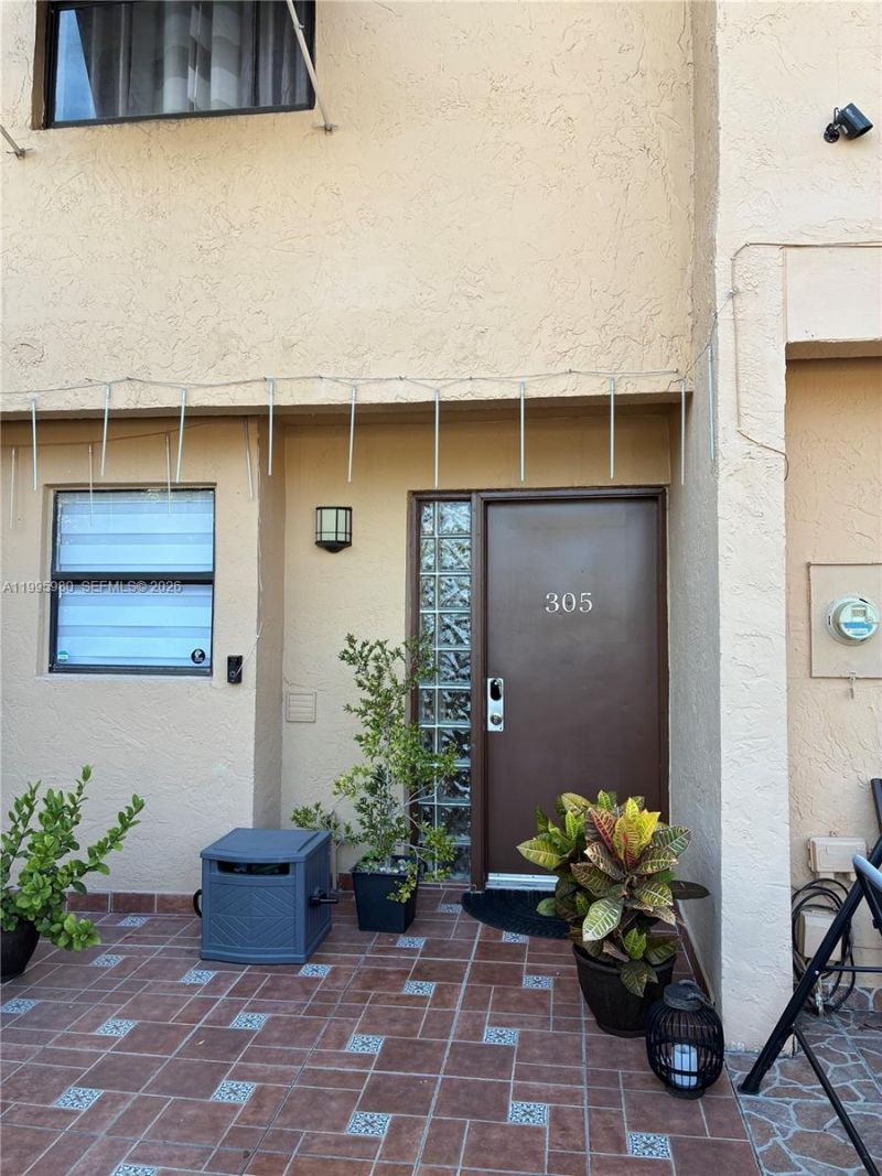 6858 NW 173rd Dr, Unit 305, Hialeah, FL 33015 Photo