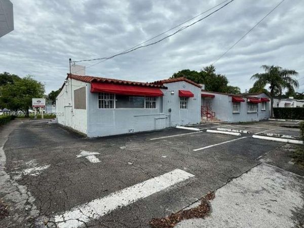 4141 SW 6th St, Miami, FL 33134