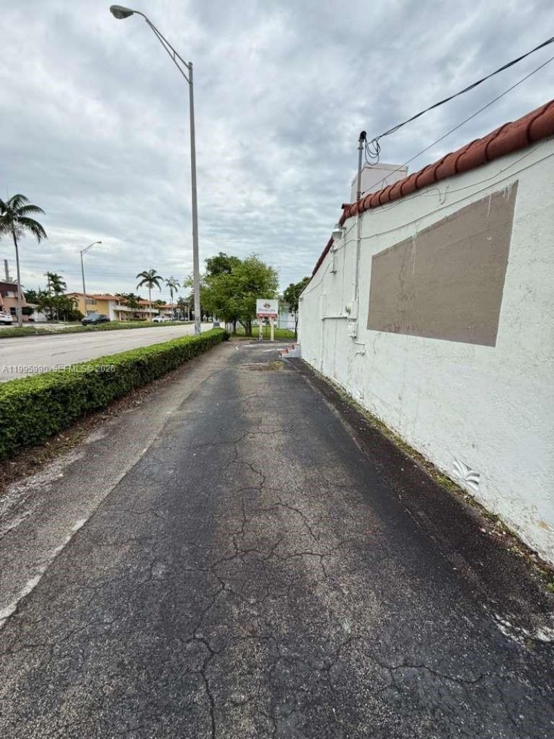 4141 SW 6th St, Miami, FL 33134 Photo