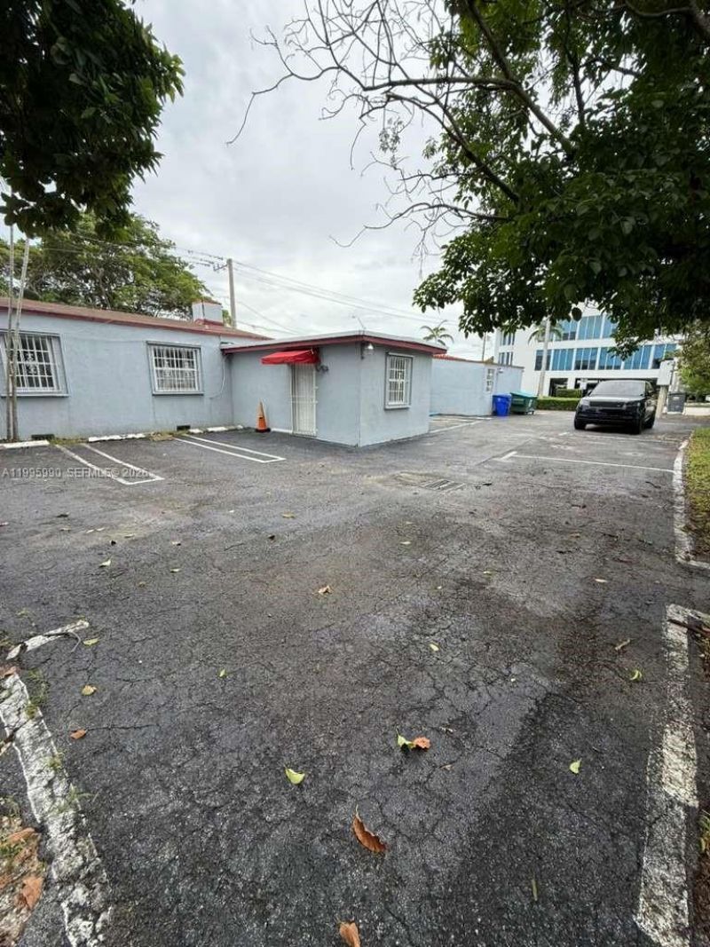 4141 SW 6th St, Miami, FL 33134 Photo