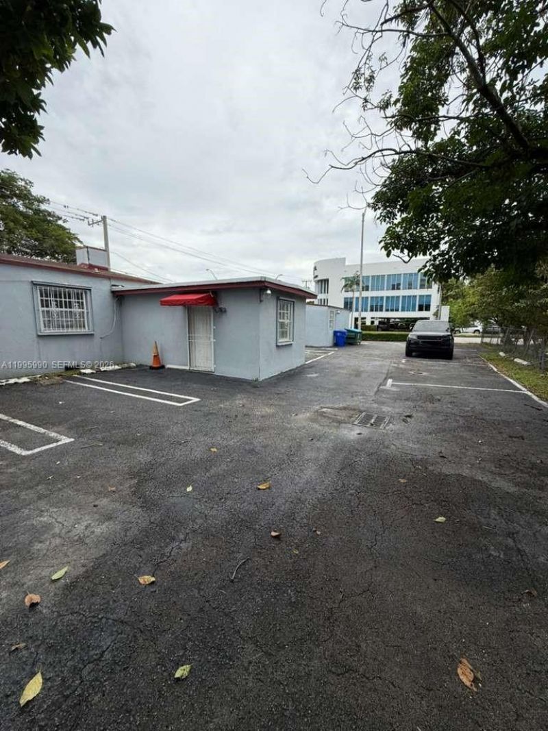 4141 SW 6th St, Miami, FL 33134 Photo