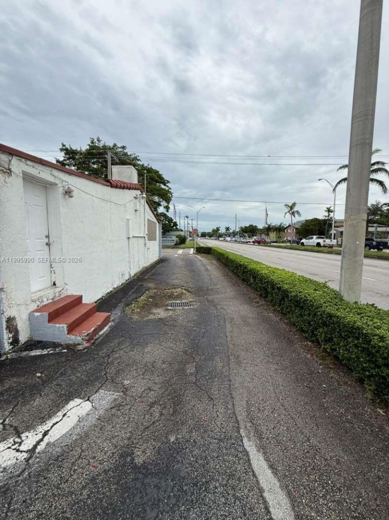 4141 SW 6th St, Miami, FL 33134 Photo