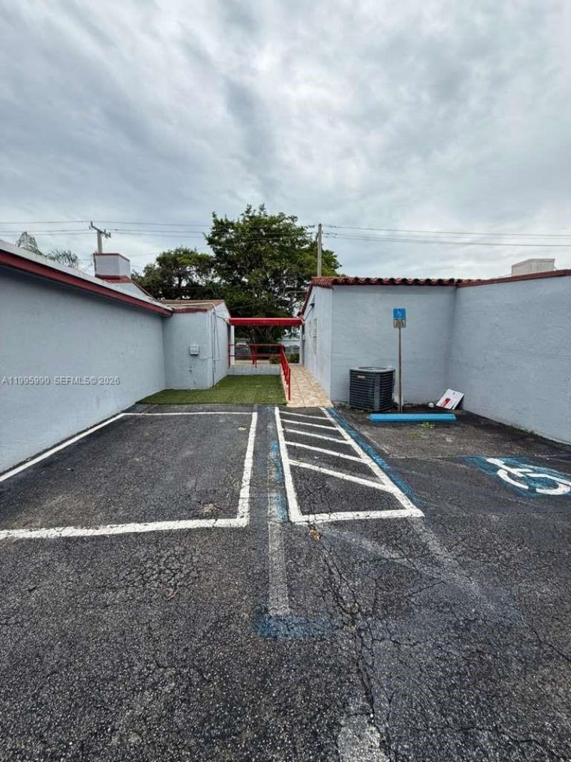 4141 SW 6th St, Miami, FL 33134 Photo