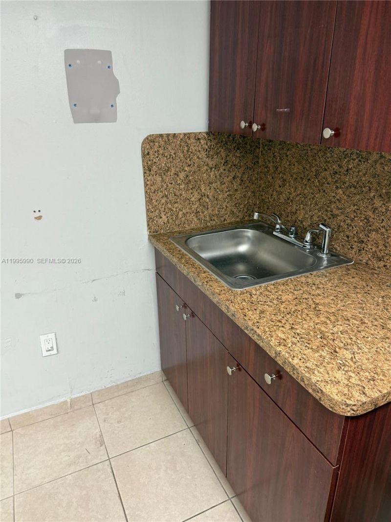 4141 SW 6th St, Miami, FL 33134 Photo