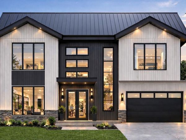 36 Hollyhock Road , Levittown, NY 11756