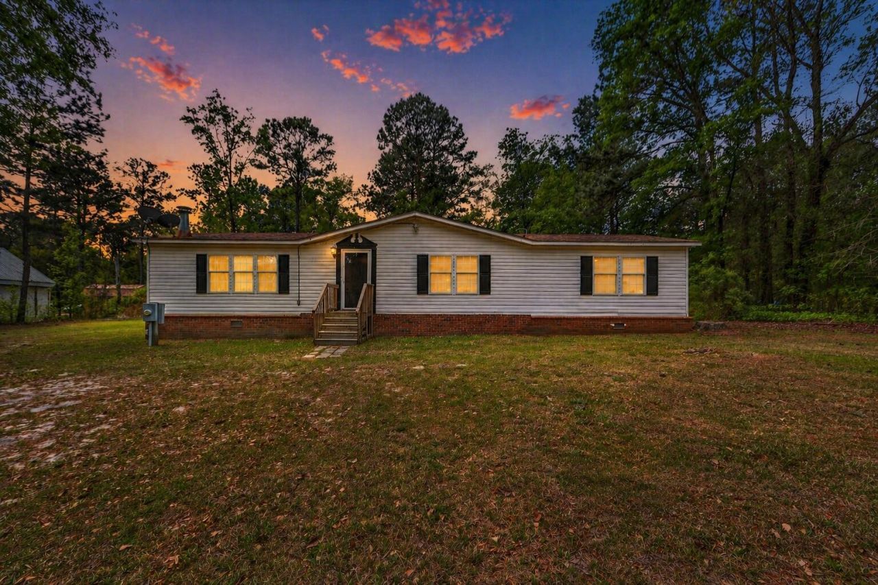 1093 Tobacco Road Photo 1