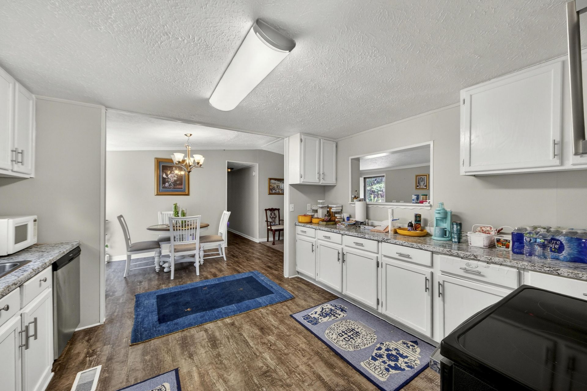 1093 Tobacco Road Photo 10