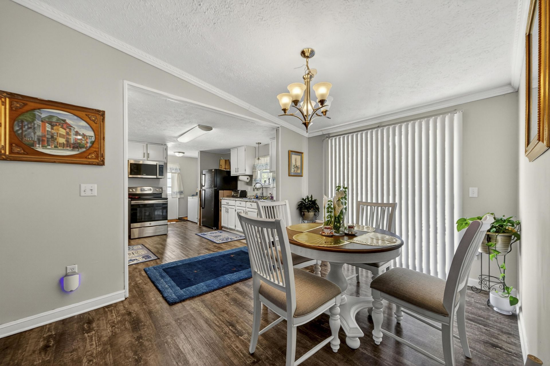 1093 Tobacco Road Photo 12