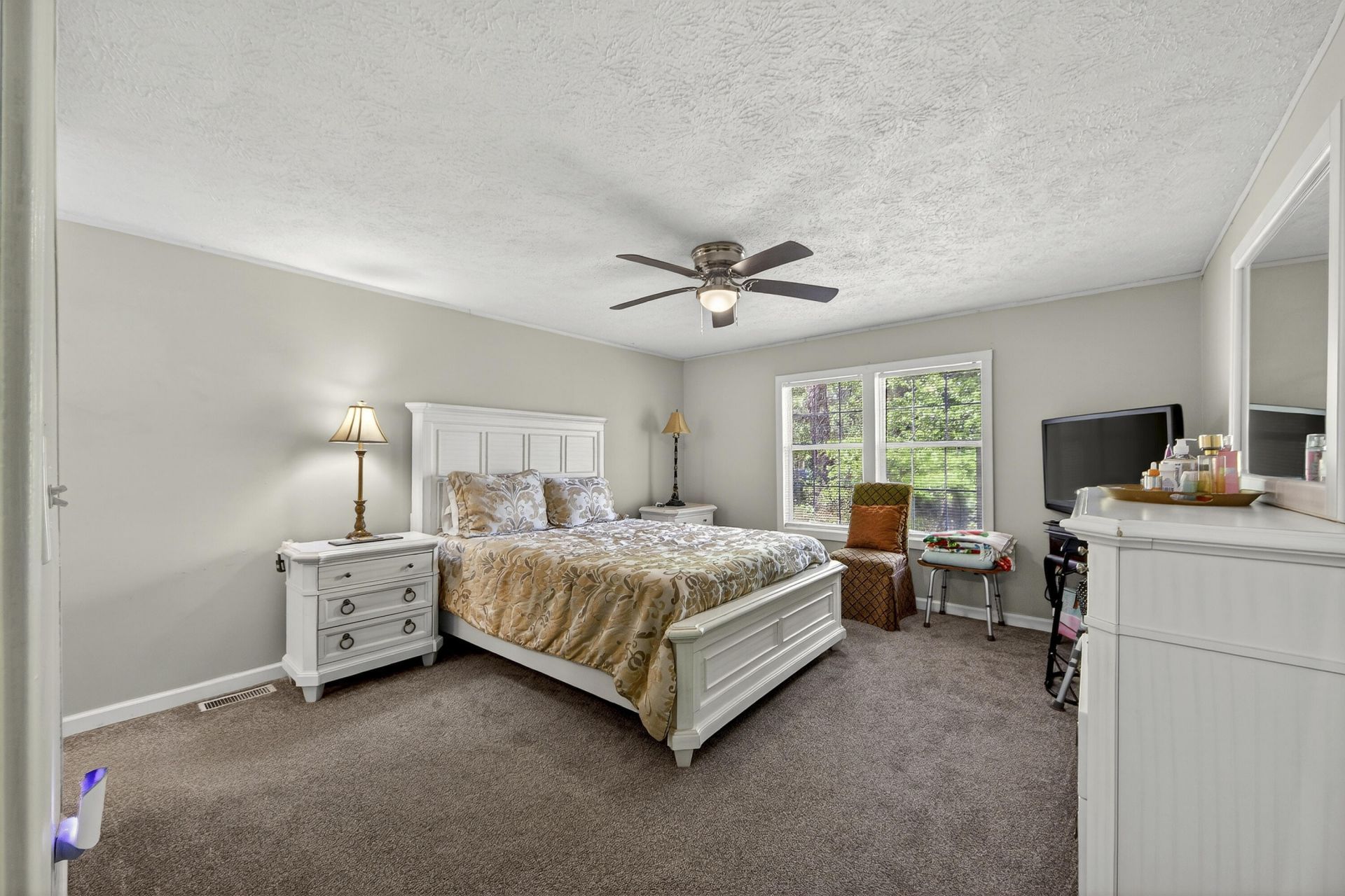 1093 Tobacco Road Photo 14