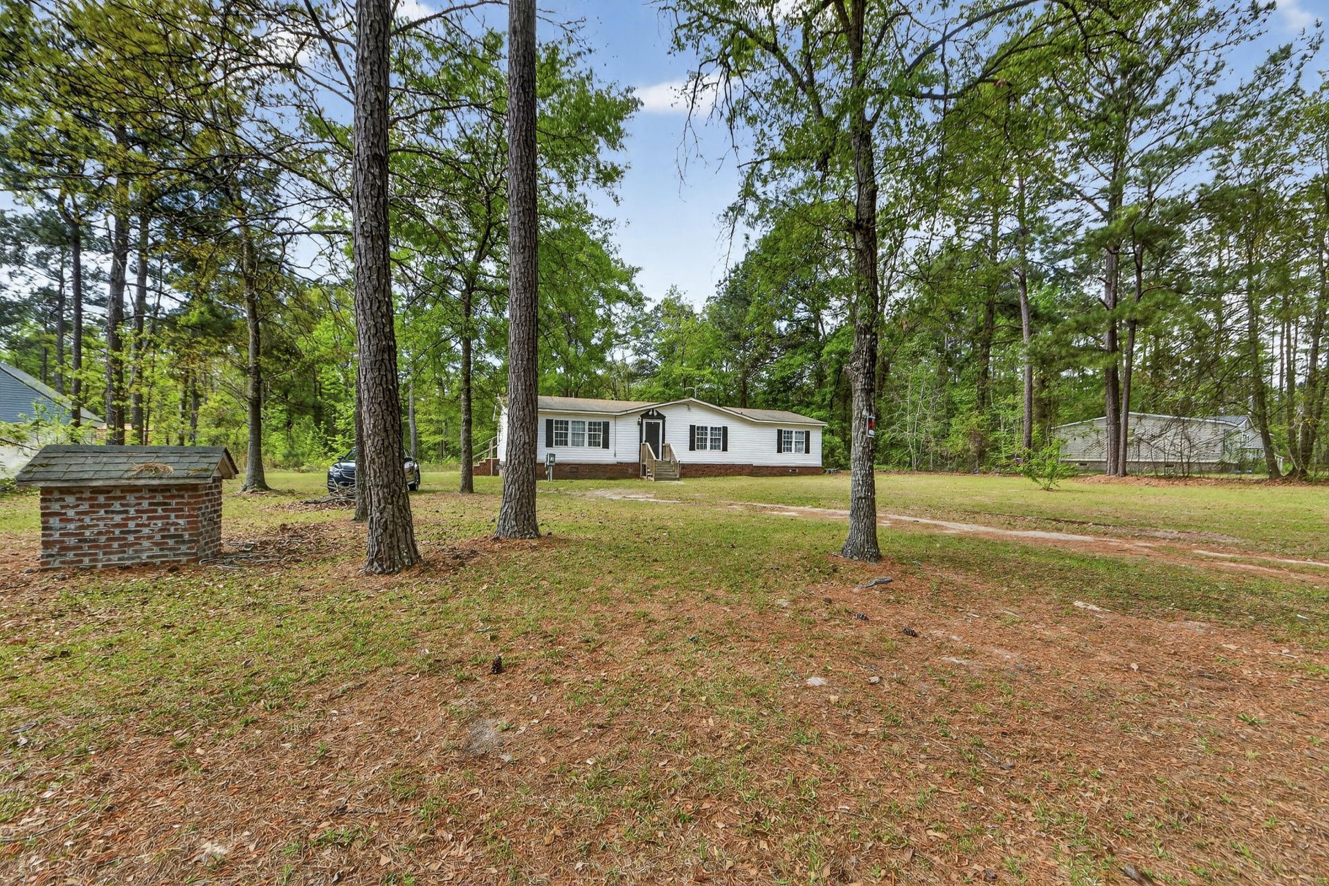 1093 Tobacco Road Photo 26