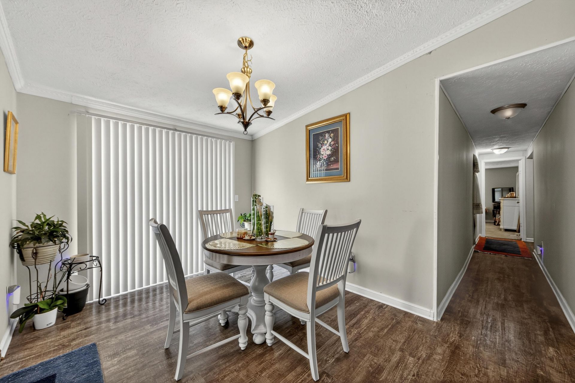 1093 Tobacco Road Photo 9