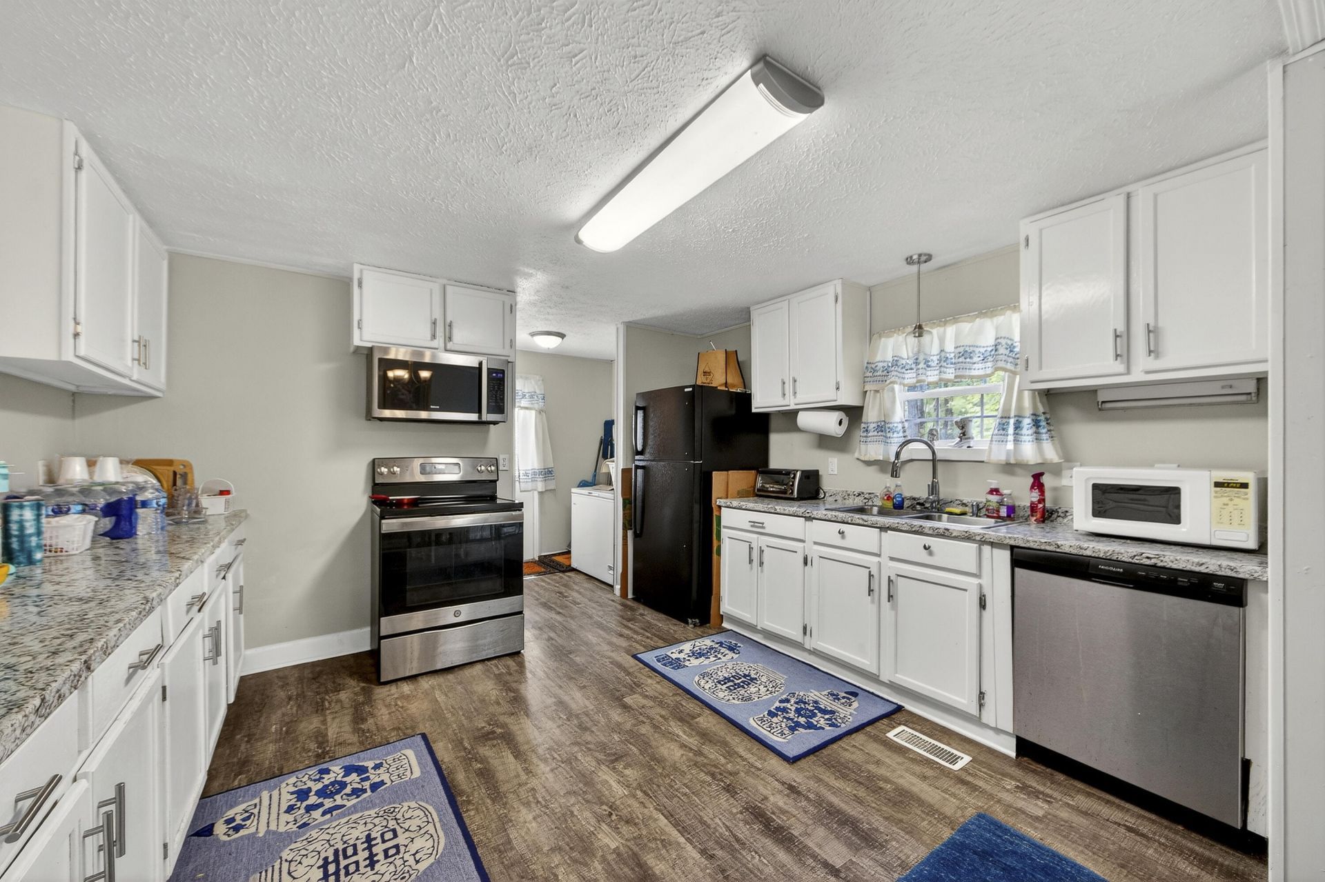 1093 Tobacco Road Photo 9