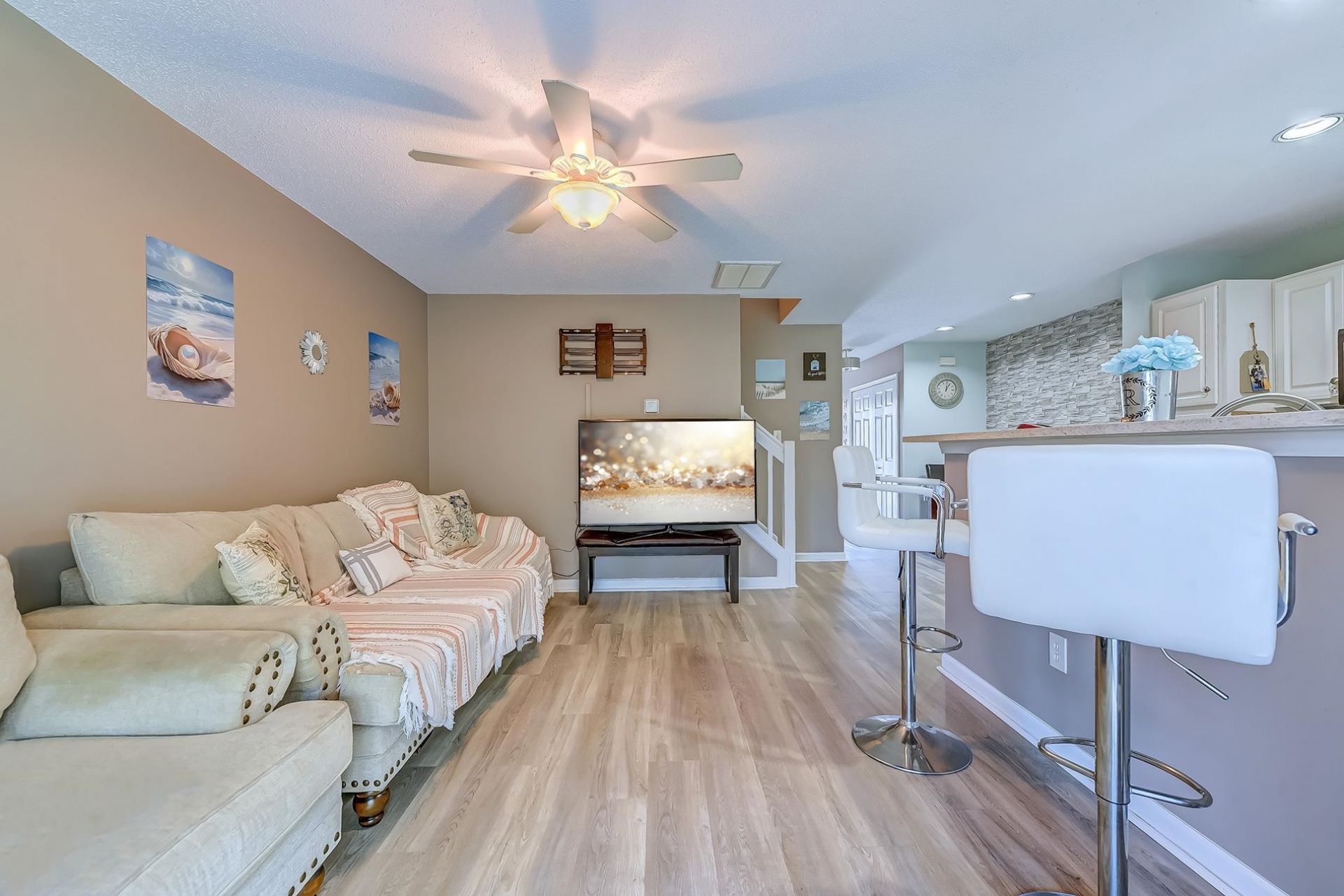 764 Wilshire Ln. Photo 21