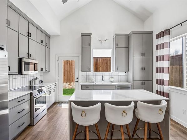 1313 Tillery Court, Grapevine, TX 76051