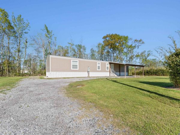 12499 Hebert Rd, Gonzales, LA 70737