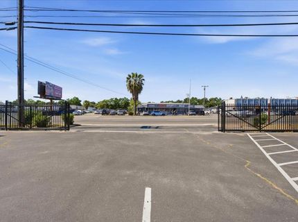 4554 Auburn Blvd, Sacramento, CA 95841 Photo