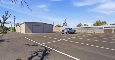 4554 Auburn Blvd, Sacramento, CA 95841 Photo