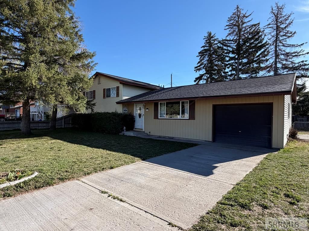 1775 Vernon Avenue, Blackfoot, ID 83221 Main Photo