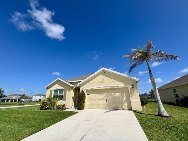 10736 SW Prato Way, Port St. Lucie, FL 34987
