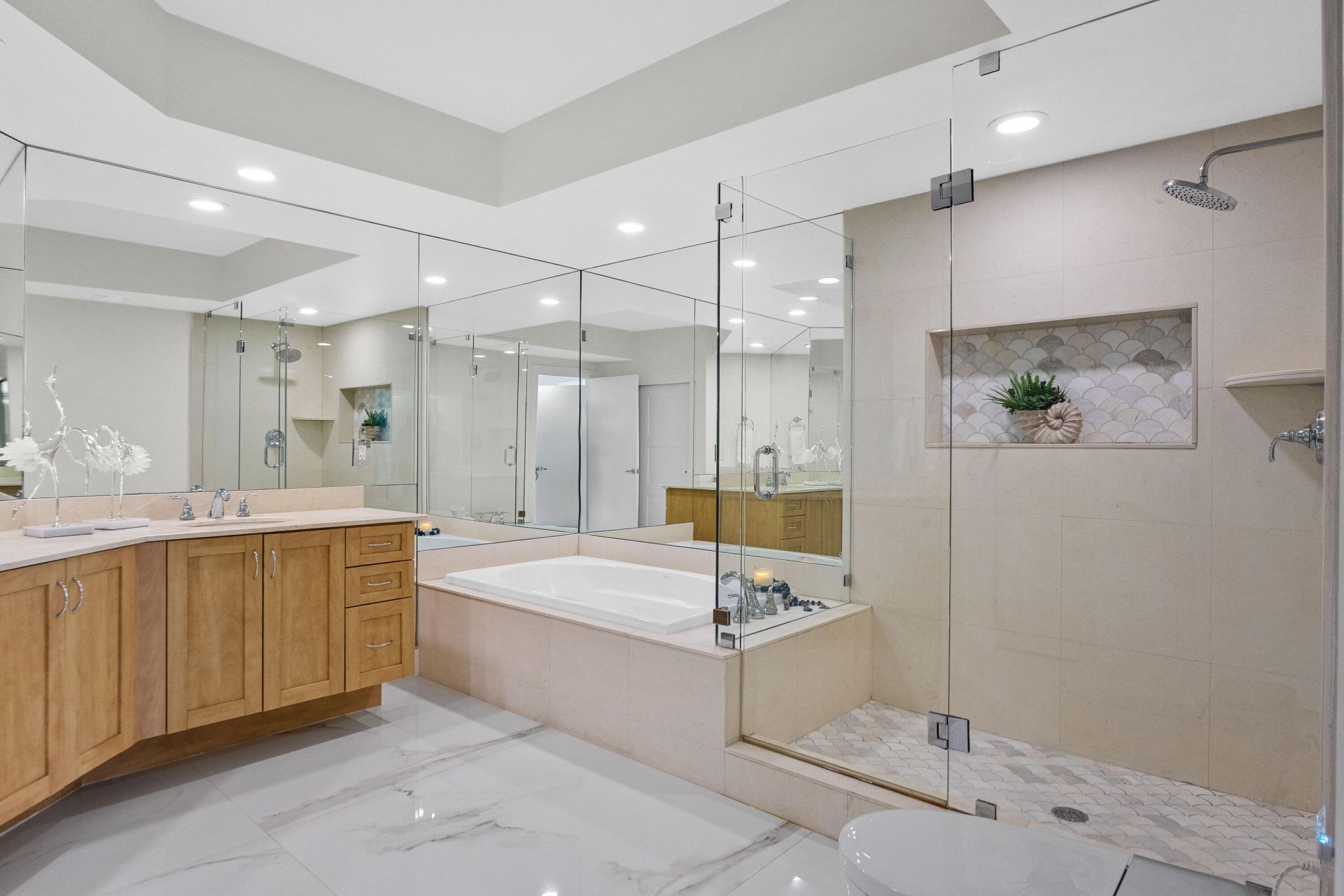 2821 N Ocean Boulevard, Unit 405s, Fort Lauderdale, FL 33308 Photo