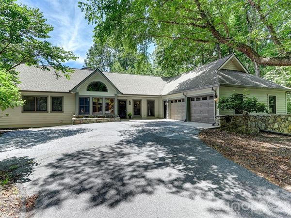109 Chattooga Run, Hendersonville, NC 28739