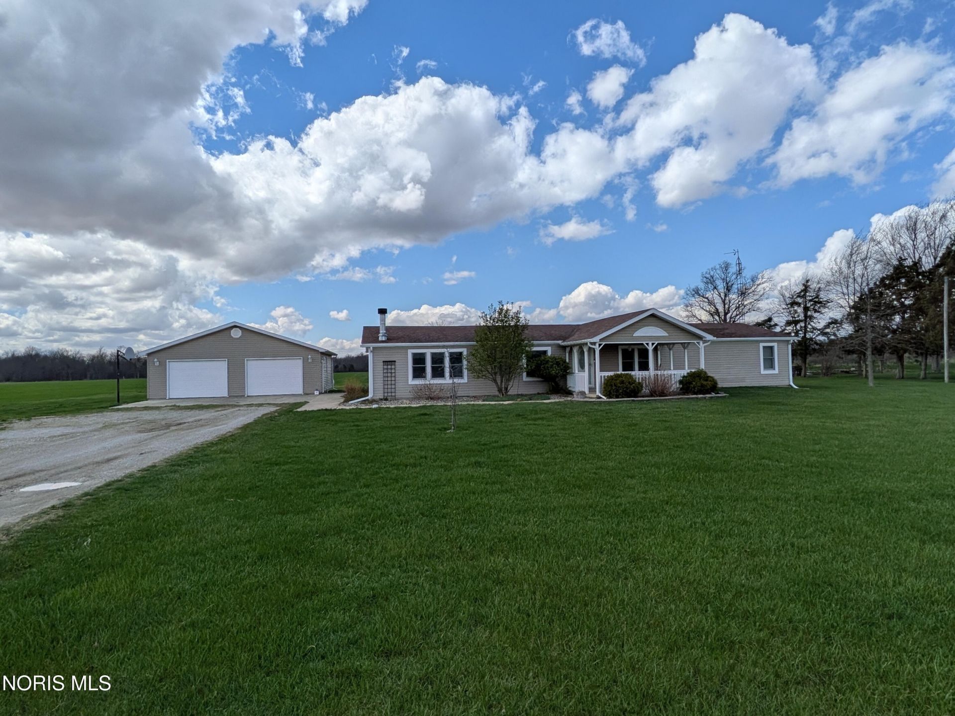 17156 Harris Road, Defiance, OH 43512 Main Photo