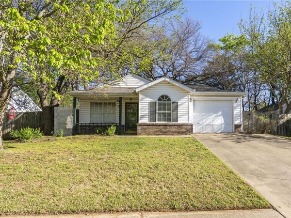 3182 Oakfield Street , Fayetteville, AR 72704