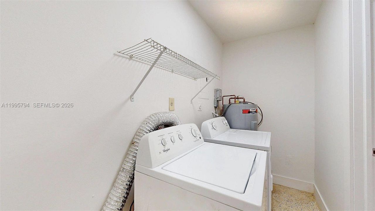 2436 NW 11th St, Unit 2436, Miami, FL 33125 Photo