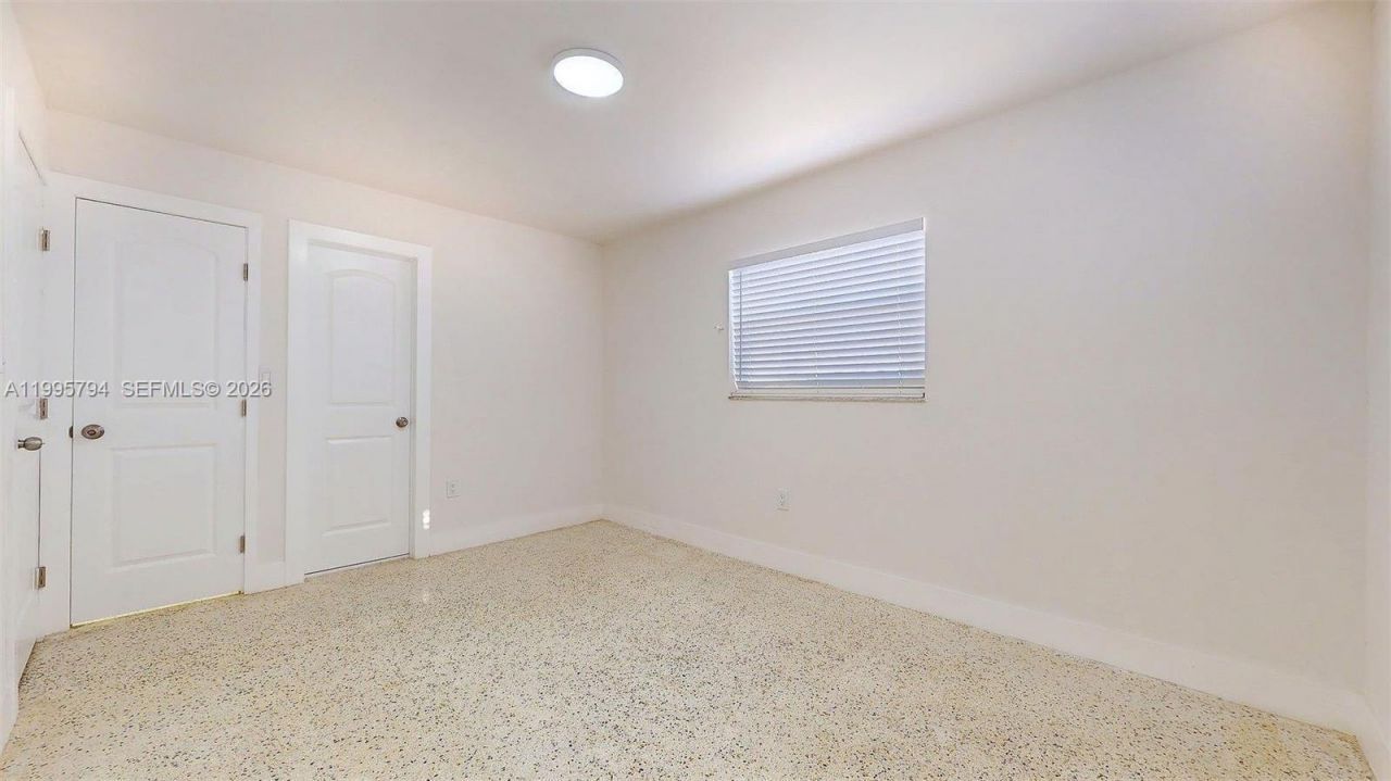 2436 NW 11th St, Unit 2436, Miami, FL 33125 Photo