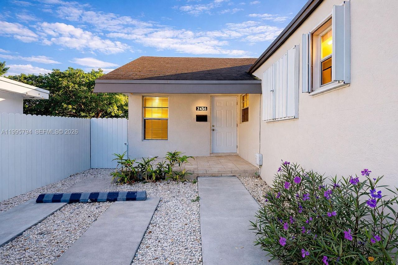 2436 NW 11th St, Unit 2436, Miami, FL 33125 Photo