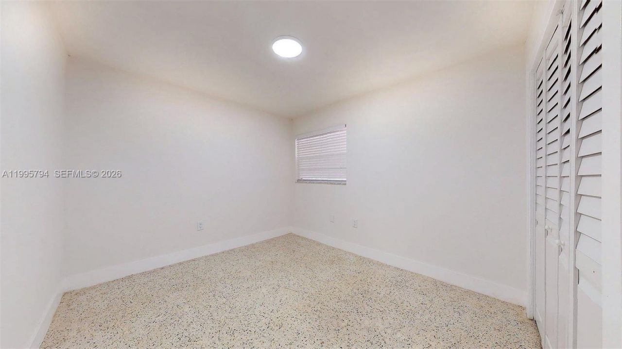 2436 NW 11th St, Unit 2436, Miami, FL 33125 Photo