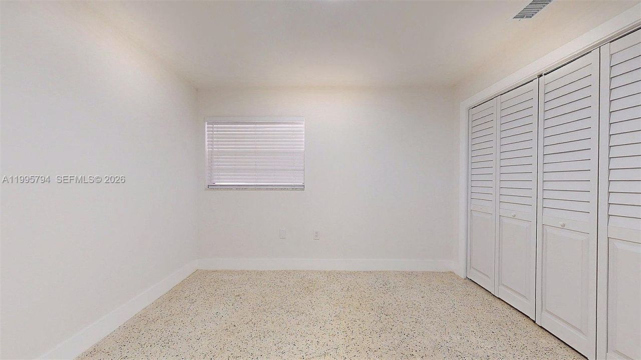 2436 NW 11th St, Unit 2436, Miami, FL 33125 Photo