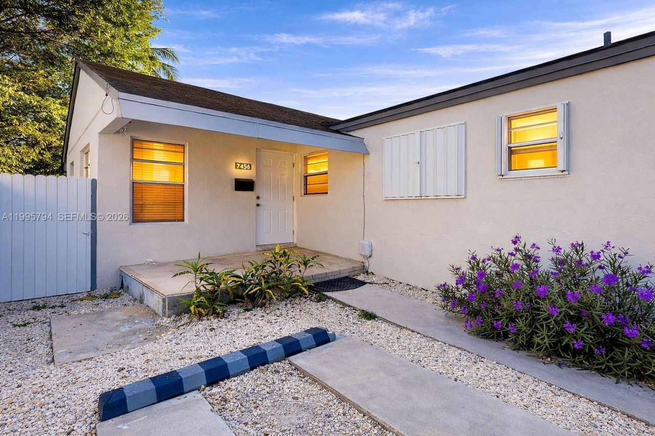 2436 NW 11th St, Unit 2436, Miami, FL 33125 Photo