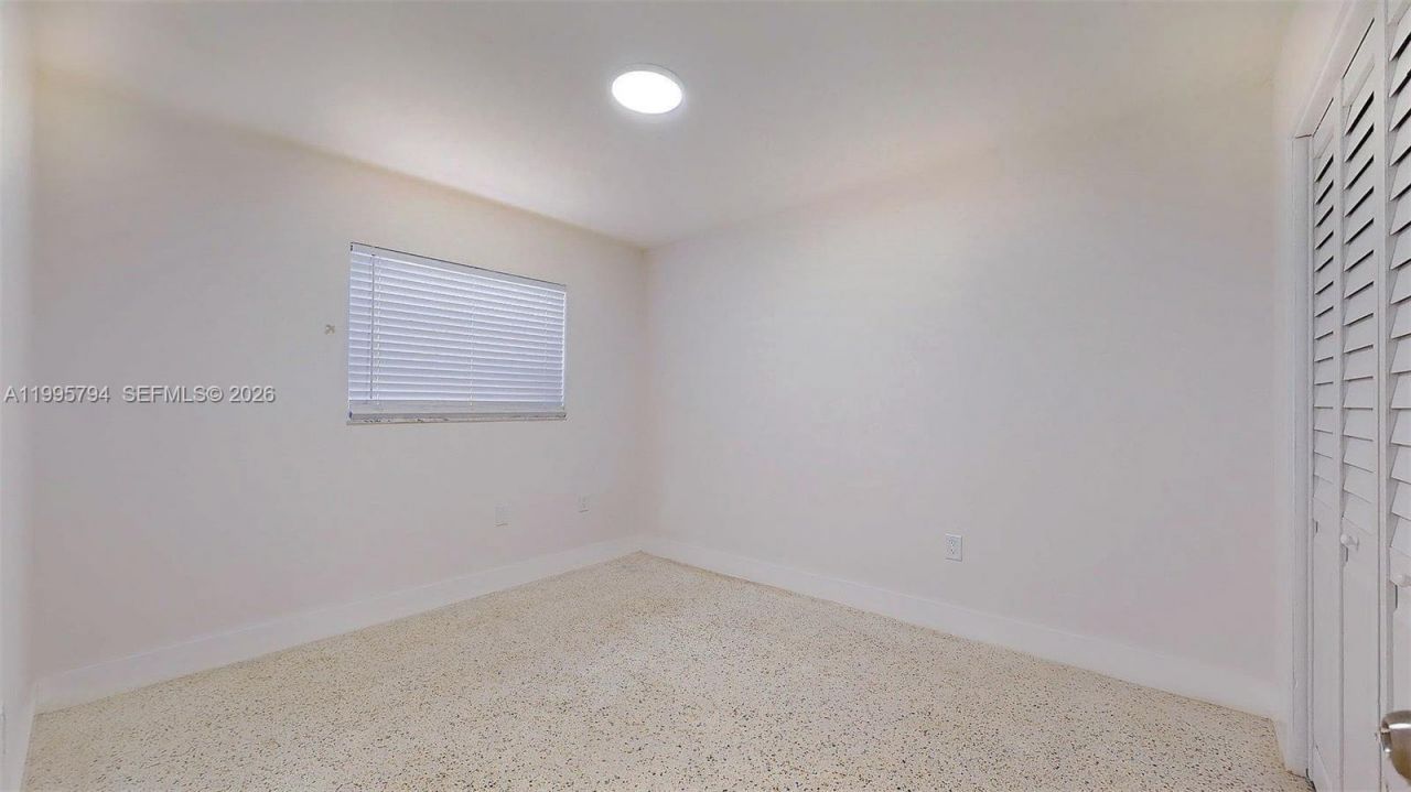 2436 NW 11th St, Unit 2436, Miami, FL 33125 Photo