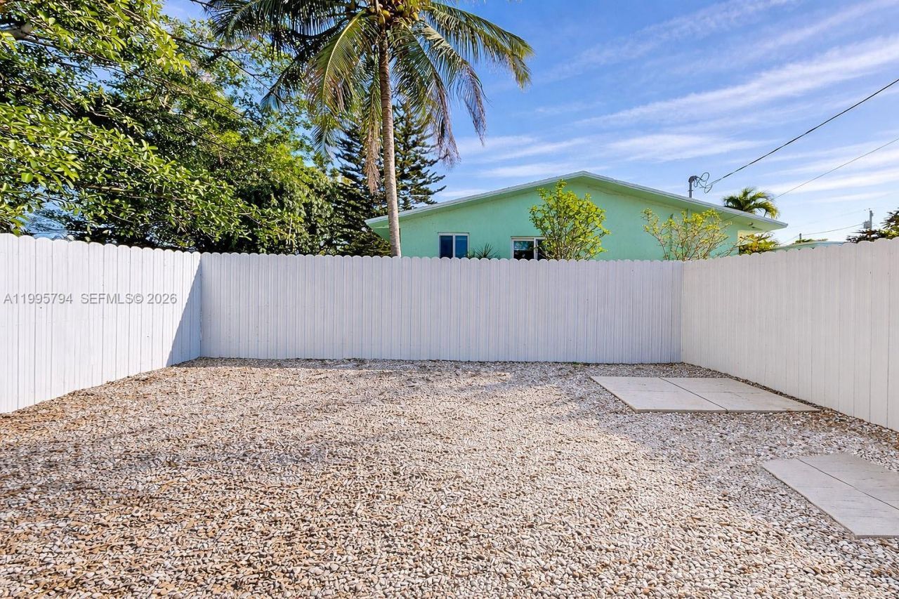 2436 NW 11th St, Unit 2436, Miami, FL 33125 Photo