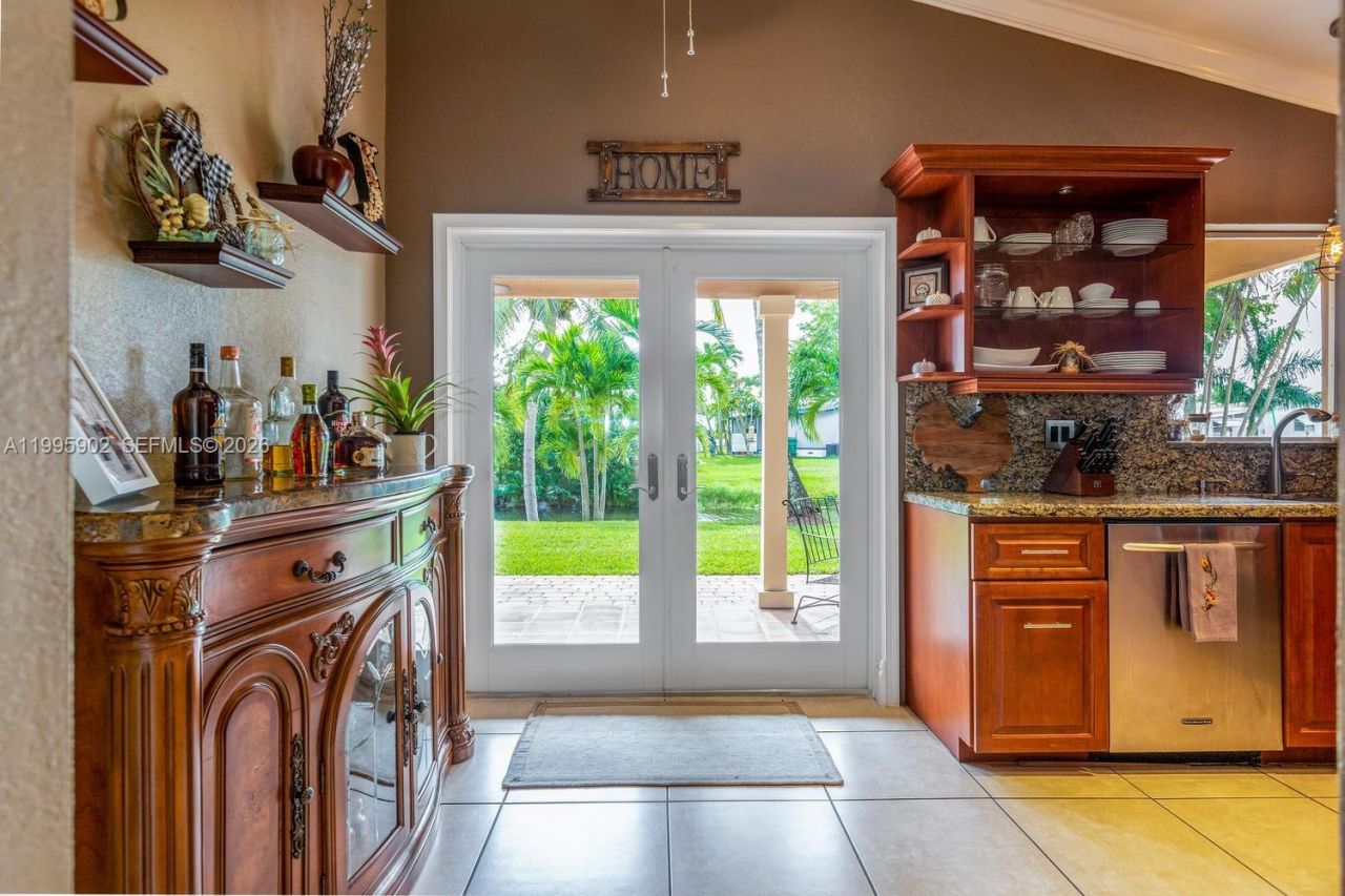 1190 SW 108th Way , Davie, FL 33324 Photo