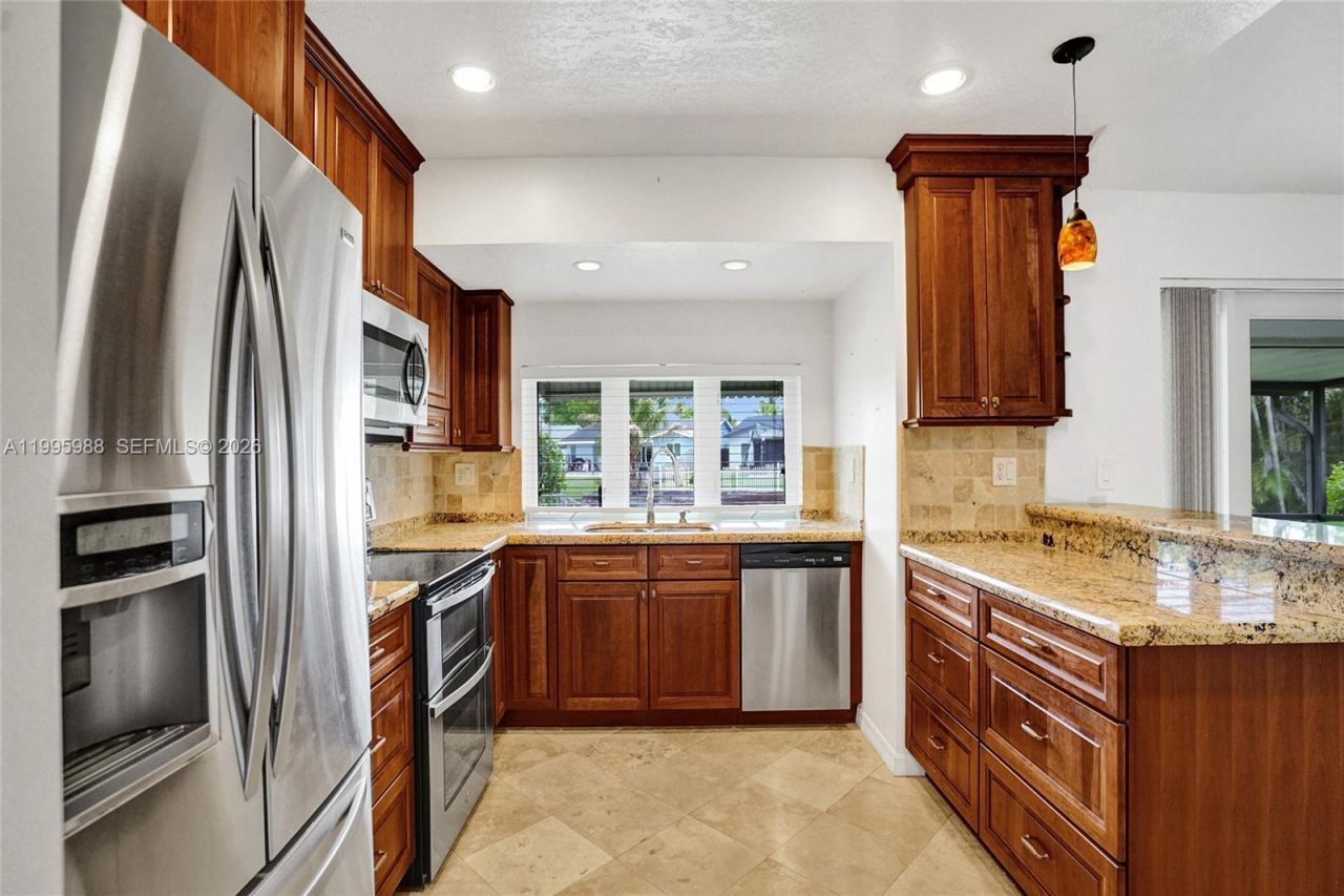 2324 NW 107th Ter , Sunrise, FL 33322 Photo