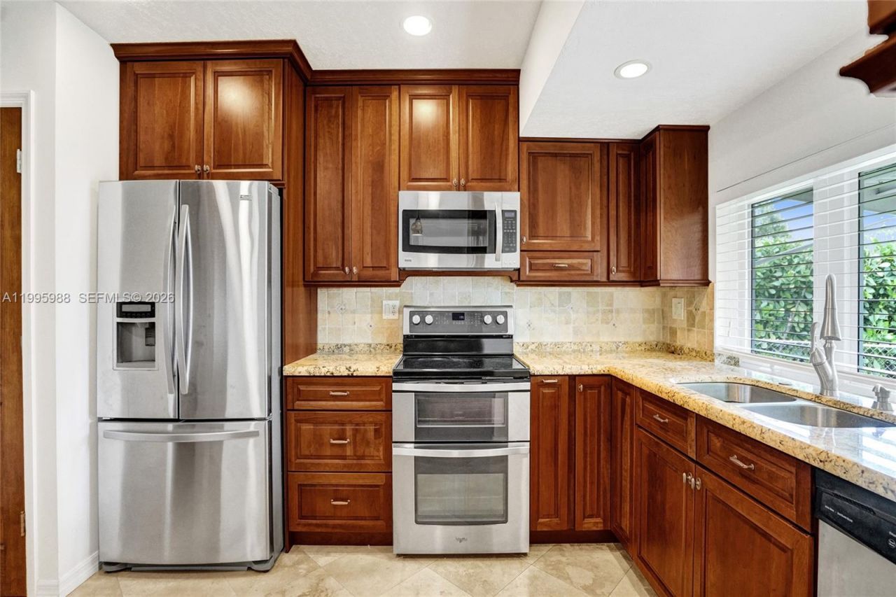 2324 NW 107th Ter , Sunrise, FL 33322 Photo