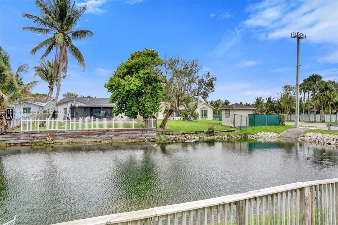 2324 NW 107th Ter , Sunrise, FL 33322 Photo