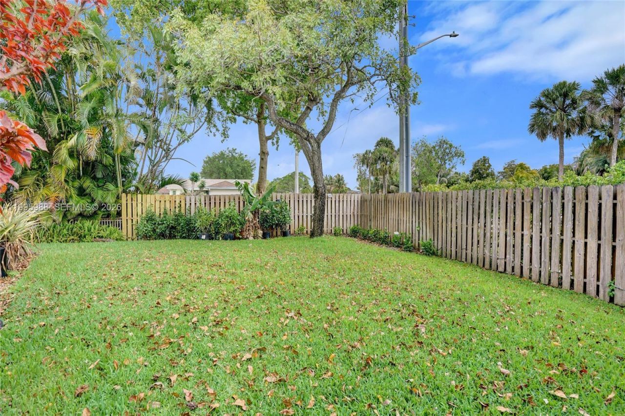 2324 NW 107th Ter , Sunrise, FL 33322 Photo