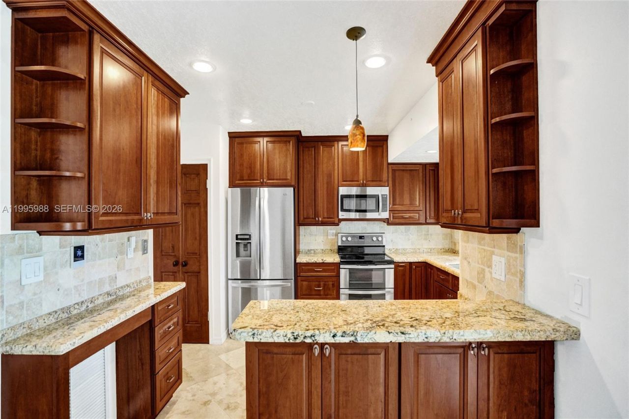 2324 NW 107th Ter , Sunrise, FL 33322 Photo