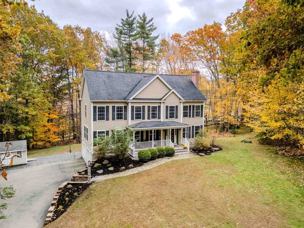 8 Stonewall Way, Newmarket, NH 03857