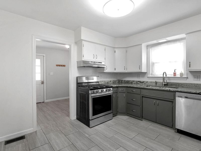 814 Chestershire Road , Columbus, OH 43204 Photo 12